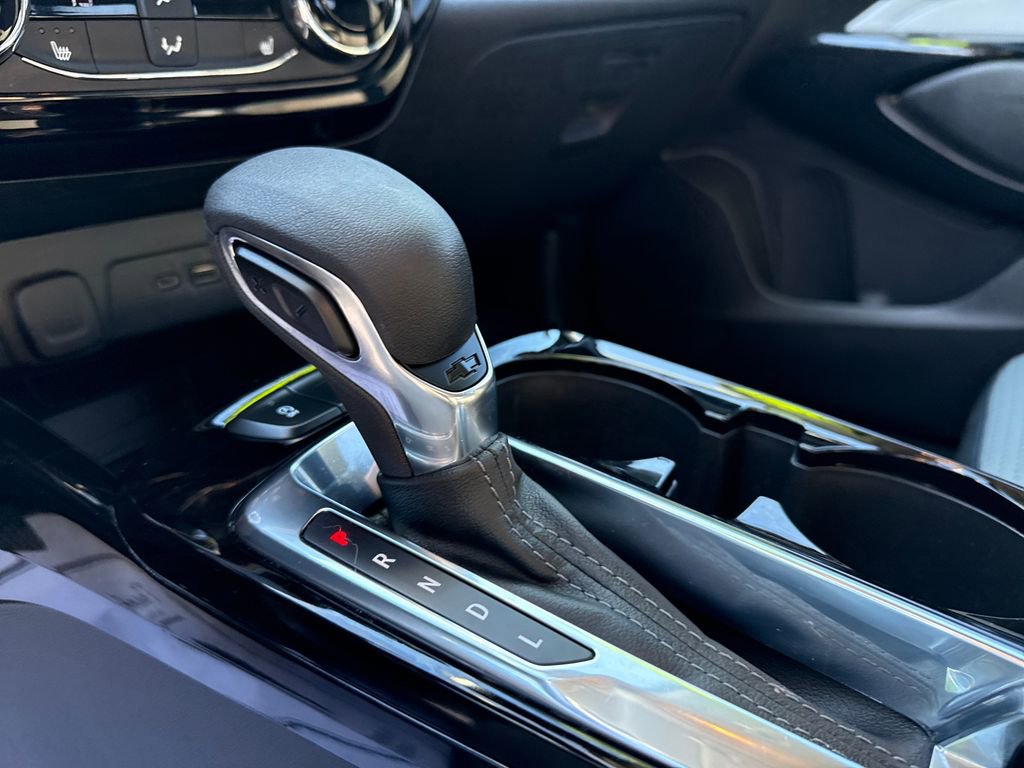 Used 2025 Chevrolet Trax LT w/ LT Convenience Package image 27