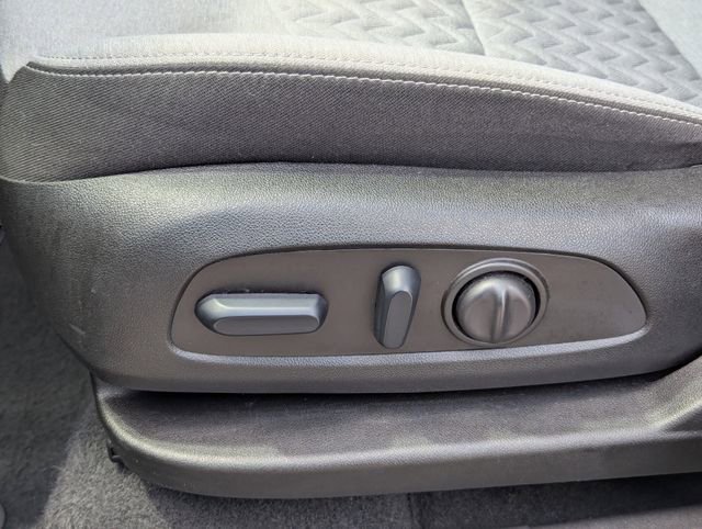 Used 2024 Chevrolet Equinox LT image 21