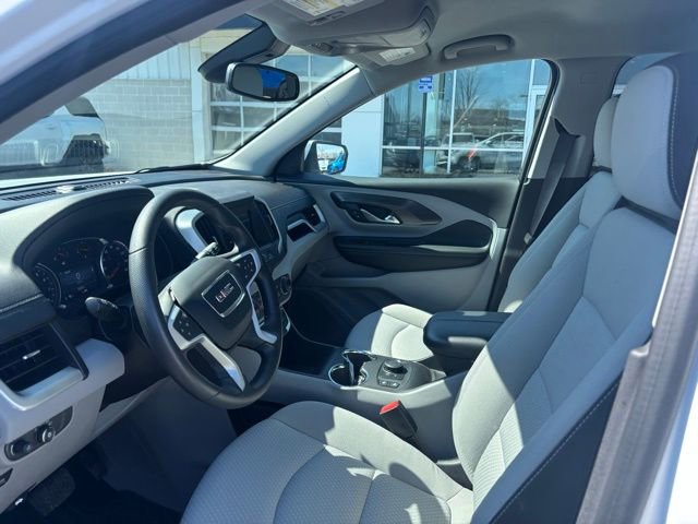 Used 2024 GMC Terrain SLE w/ Driver Convenience Package image 11