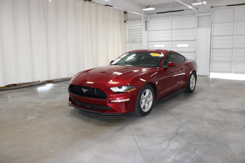 Used 2018 Ford Mustang Coupe RWD image 4