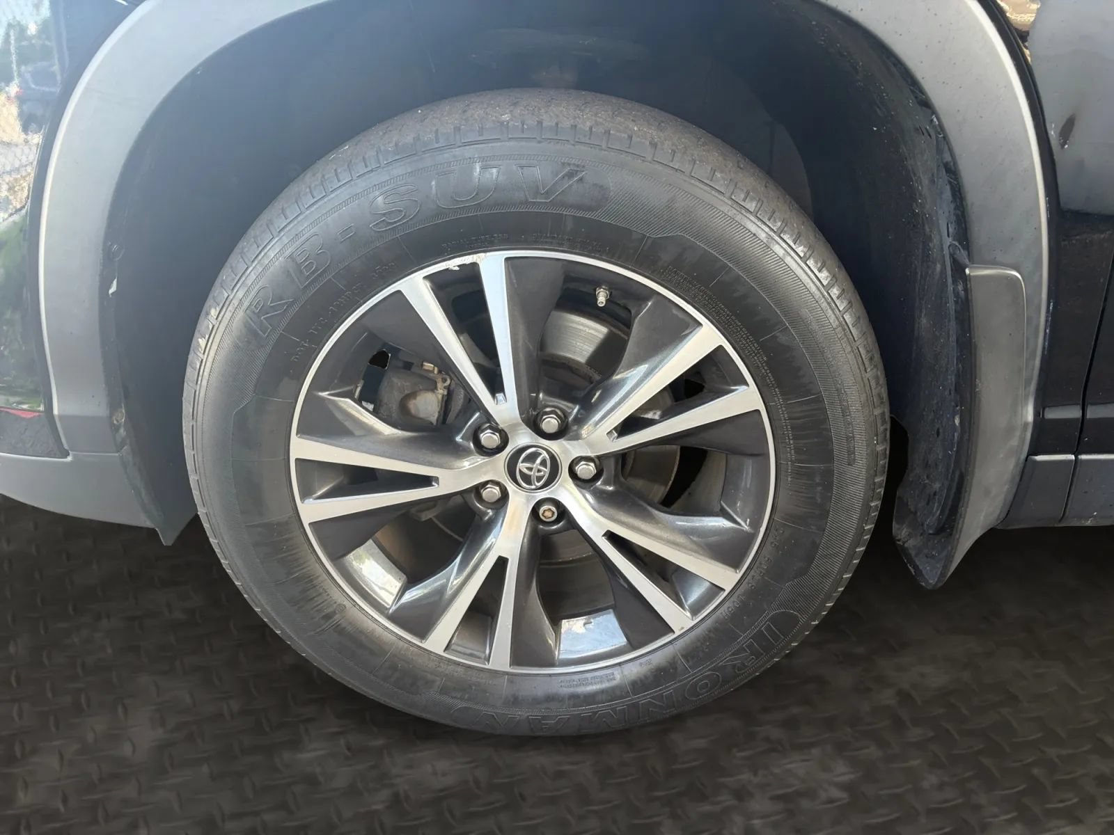 Used 2019 Toyota Highlander Plus w/ Protection Package #3 AWD/4WD image 34