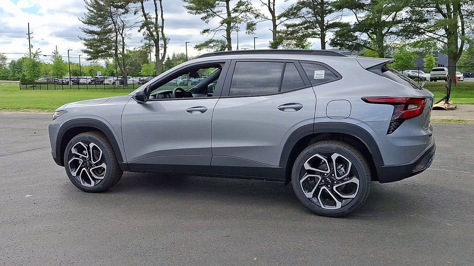 New 2026 Chevrolet Trax RS w/ Driver Confidence Package FWD image 8