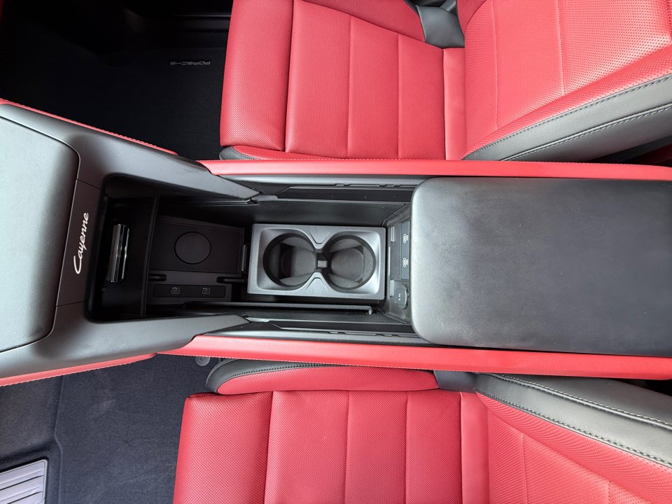 New 2026 Porsche Cayenne Electric AWD/4WD image 18