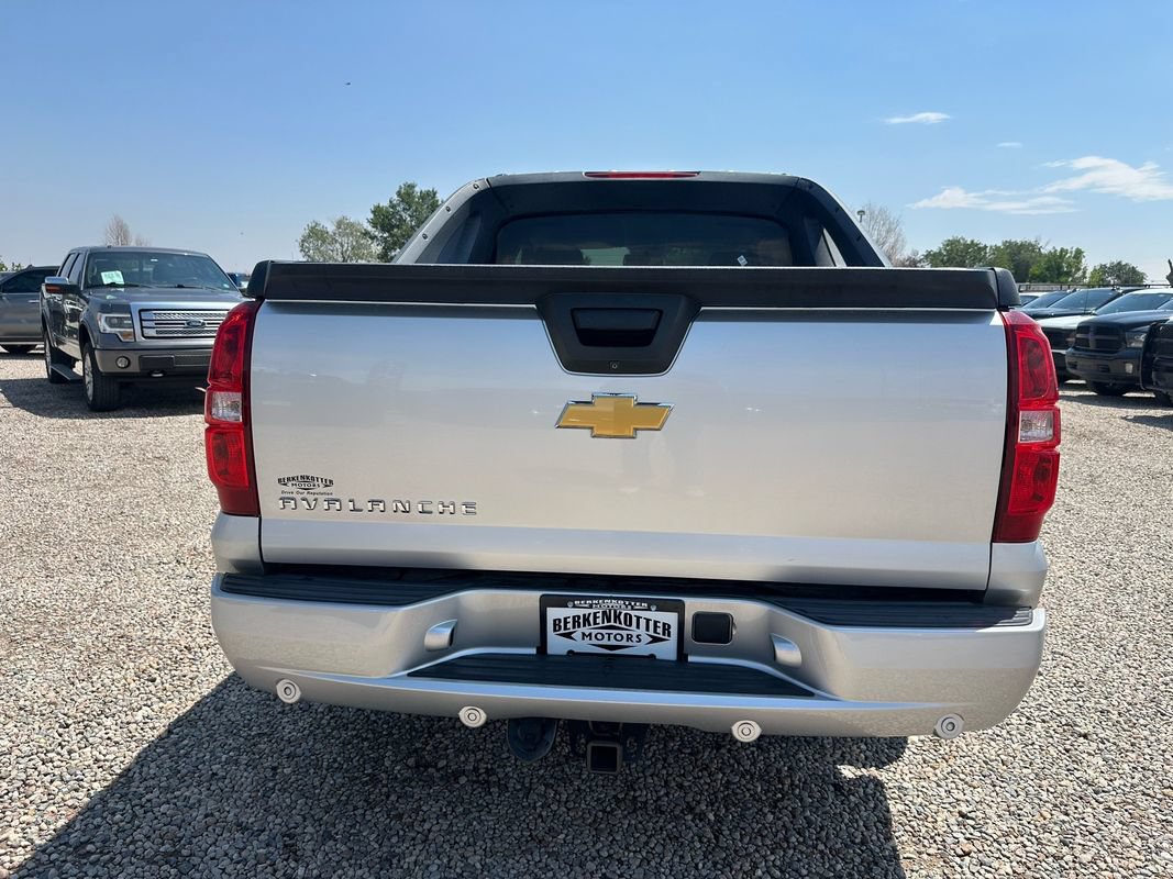 Used 2012 Chevrolet Avalanche LT AWD/4WD image 9