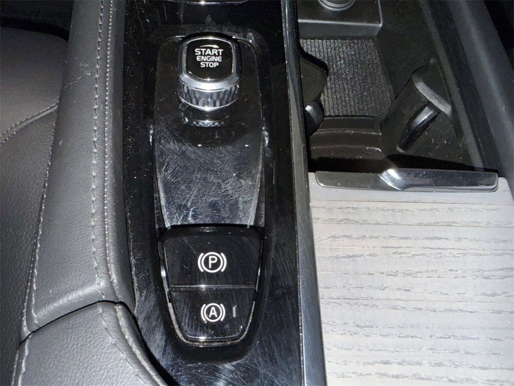 Used 2024 Volvo V90 B6 Cross Country Plus image 23