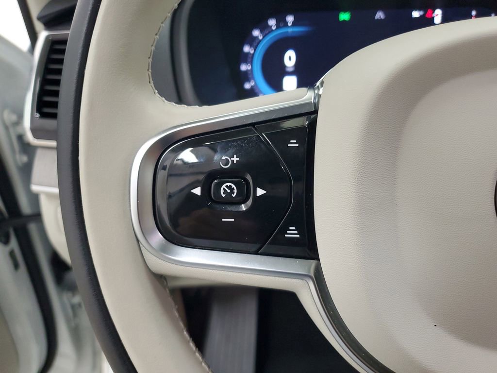 New 2025 Volvo XC90 B6 Plus w/ Protection Package Premier image 25