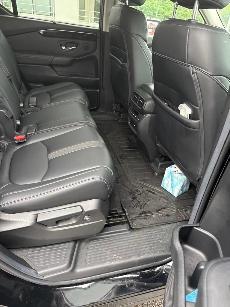 Used 2025 Honda Pilot EX-L image 11