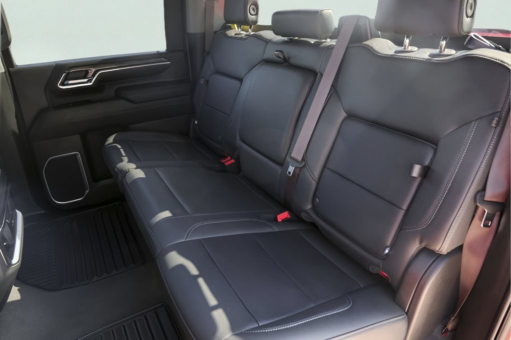 Used 2024 Chevrolet Silverado 3500 LTZ w/ LTZ Convenience Package AWD/4WD image 27
