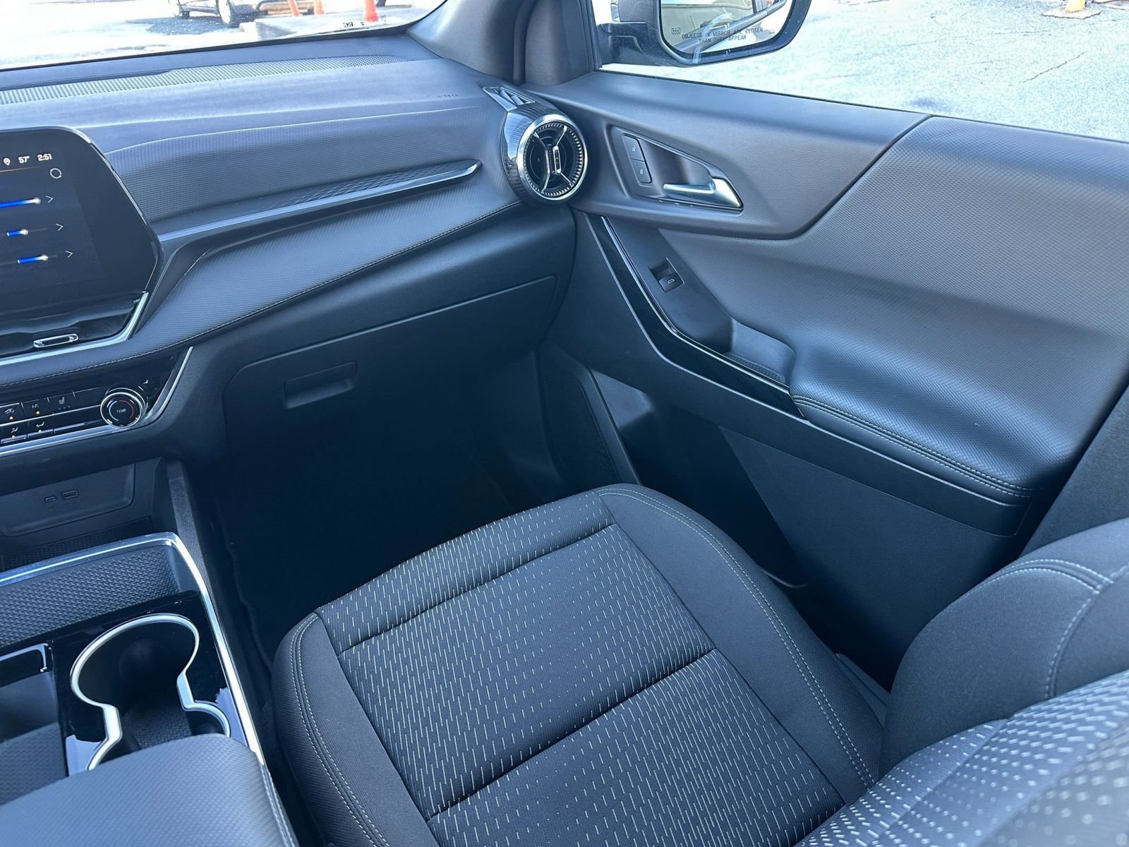 Used 2025 Chevrolet Equinox LT image 34