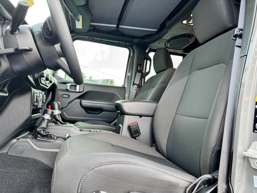 Used 2023 Jeep Wrangler Unlimited Sport AWD/4WD image 16