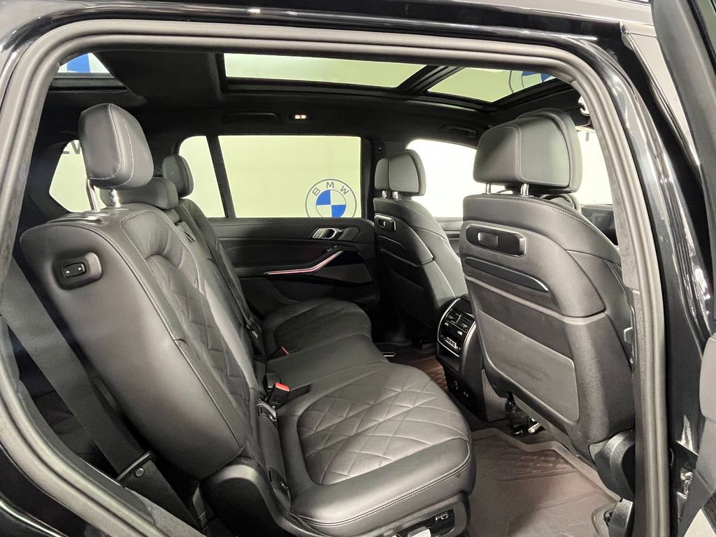 Certified 2025 BMW X7 xDrive40i w/ Executive Package AWD/4WD image 24