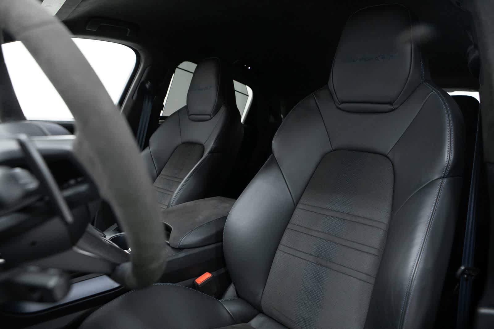 Certified 2025 Porsche Cayenne Turbo GT image 5
