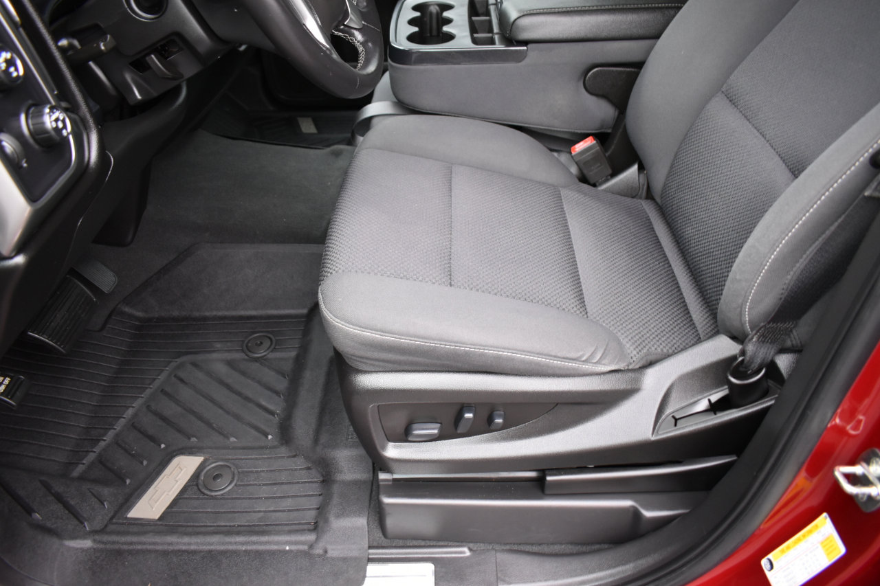 Used 2018 Chevrolet Silverado 1500 LT w/ All Star Edition image 24