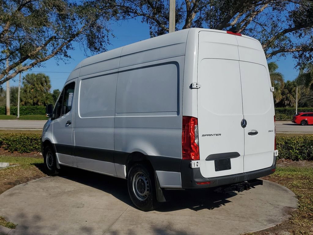 Used 2023 Mercedes-Benz Sprinter 2500 image 3