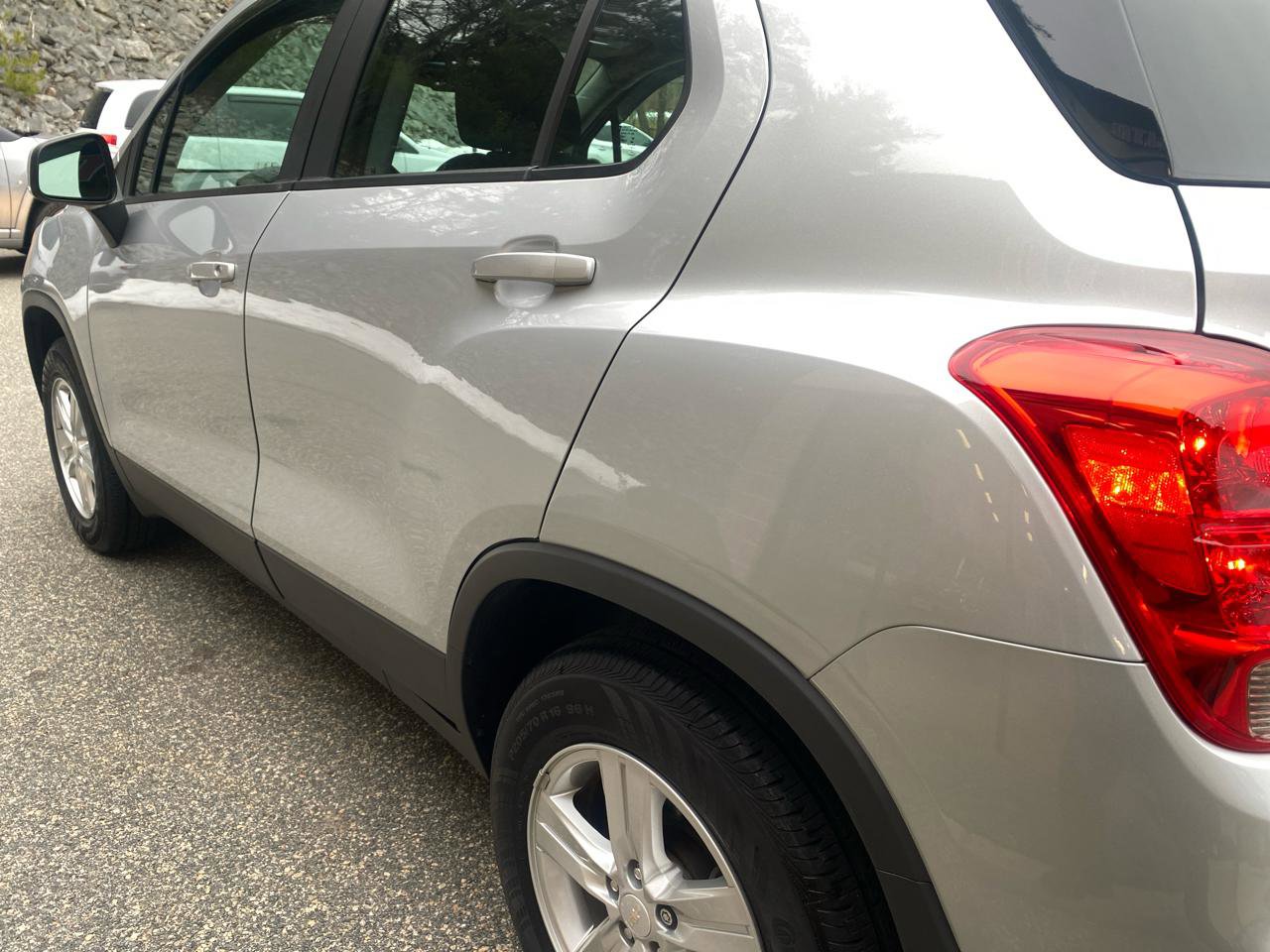 Used 2020 Chevrolet Trax LS AWD/4WD image 32