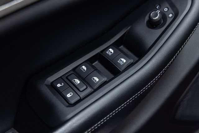 Used 2023 Jeep Grand Cherokee Limited w/ Luxury Tech Group II AWD/4WD image 12