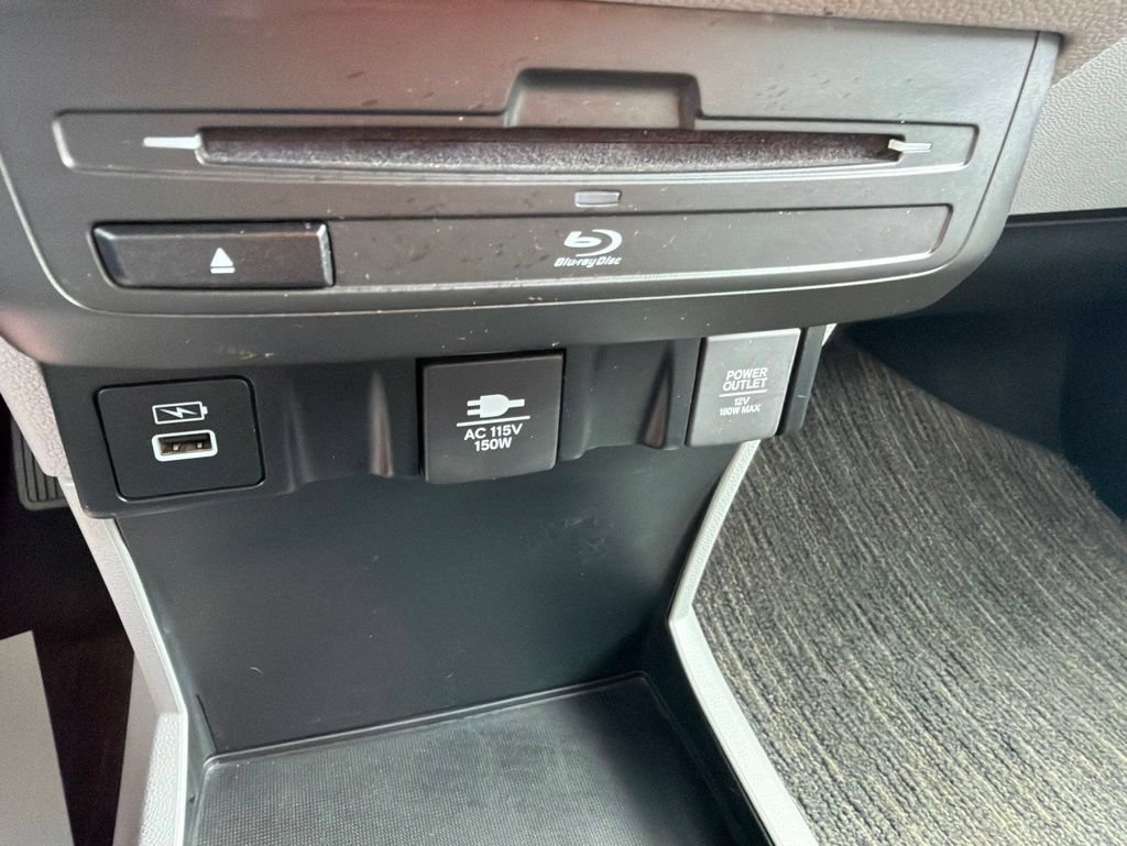 Used 2023 Honda Odyssey Elite image 17