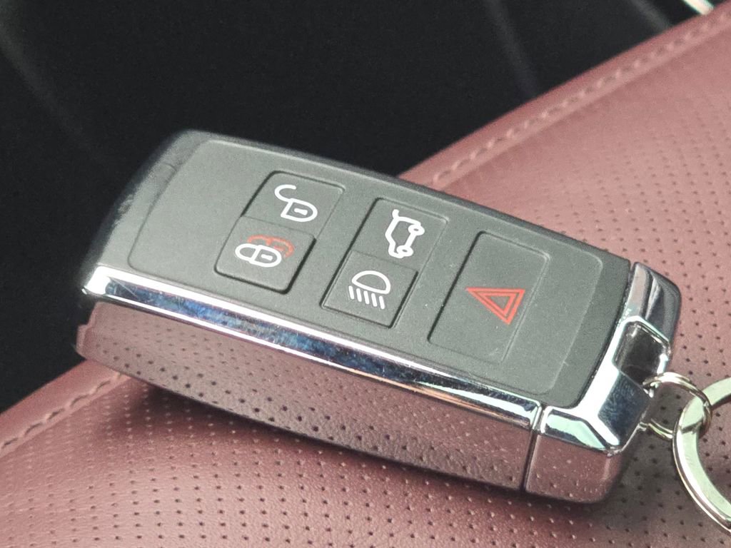 Used 2024 Land Rover Range Rover Sport Dynamic SE image 35