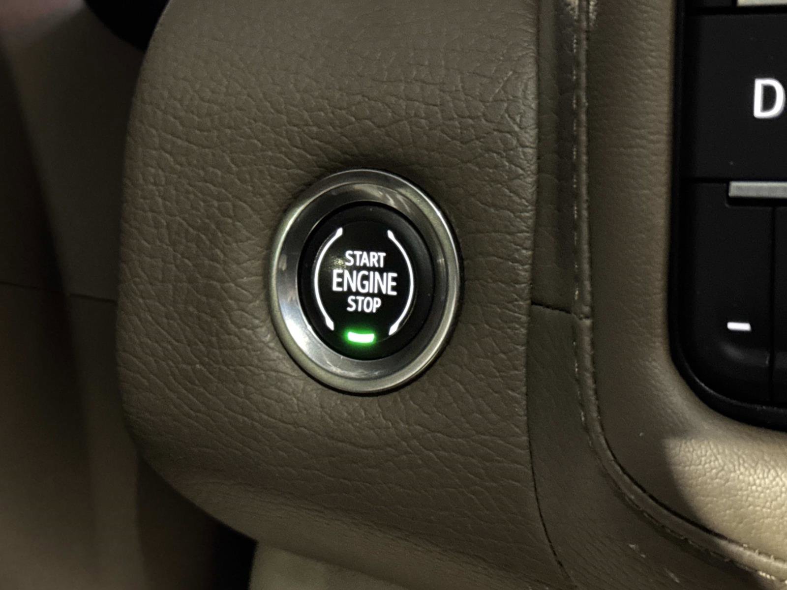 Used 2021 GMC Yukon XL Denali image 16