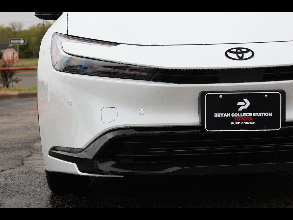 New 2026 Toyota Prius Plug-In Hybrid FWD image 4