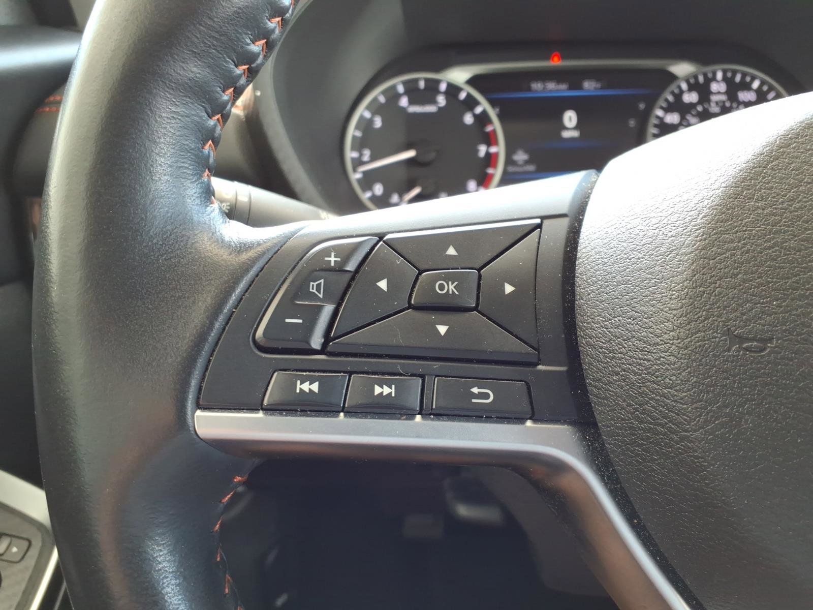 Used 2025 Nissan Sentra SR w/ SR Premium Package FWD image 16
