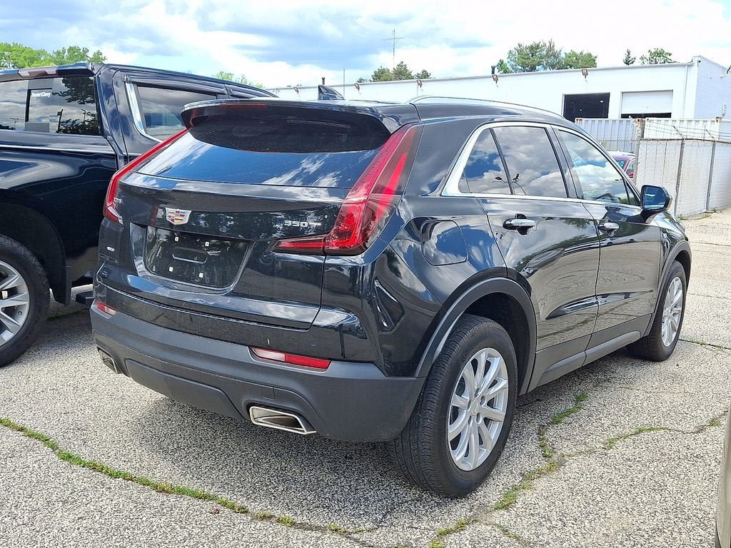 Certified 2023 Cadillac XT4 Luxury w/ Cold Weather Package AWD/4WD image 9