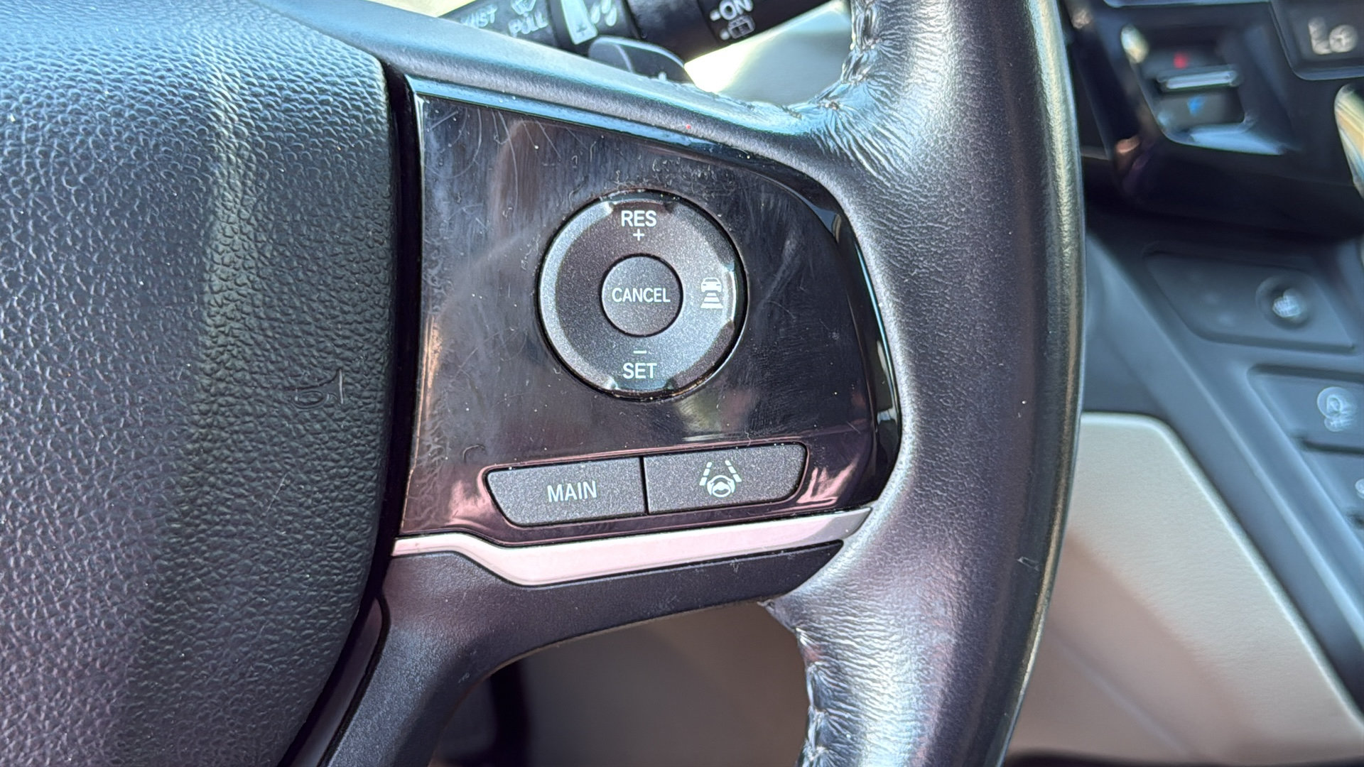 Used 2018 Honda Odyssey Touring image 17