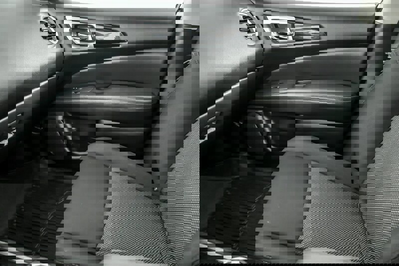 Used 2019 Nissan Pathfinder SV image 33