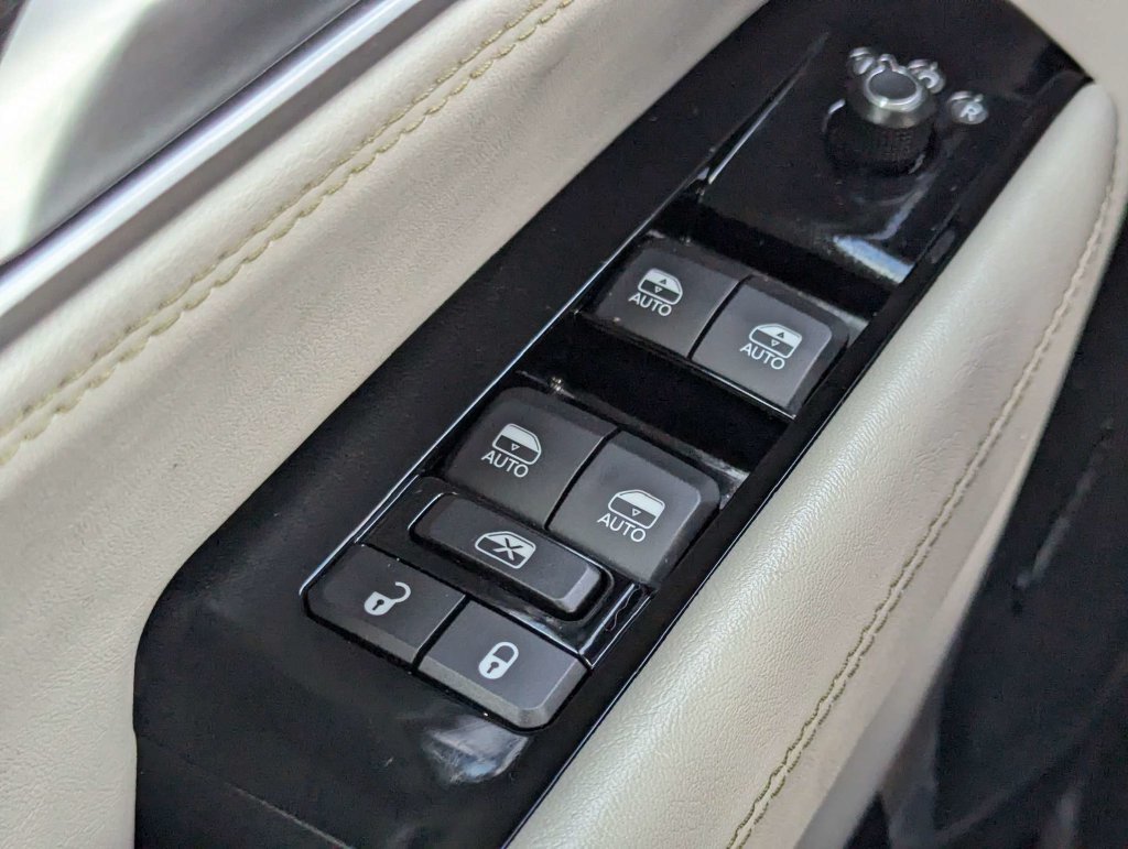 Used 2024 Jeep Wagoneer Series II AWD/4WD image 24
