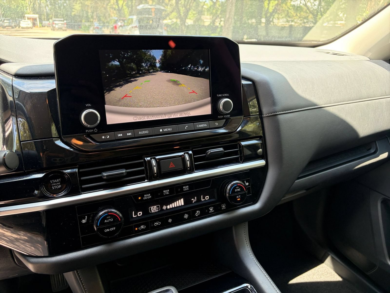 Used 2025 Nissan Pathfinder SV FWD image 26