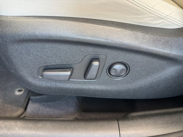 Used 2019 Kia Sorento LX w/ LX Convenience Package image 18