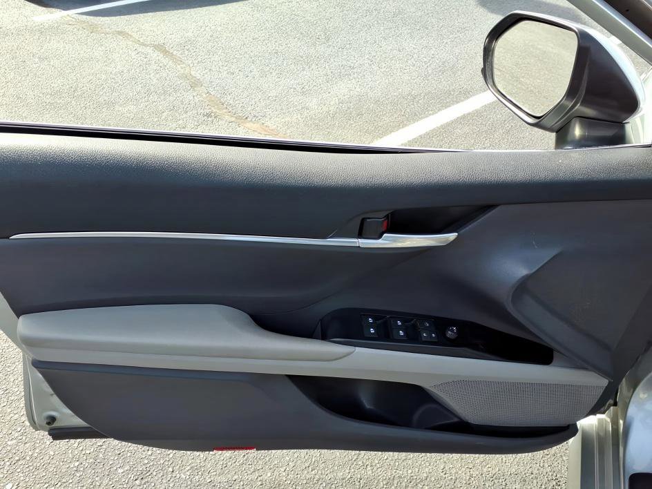 Certified 2020 Toyota Camry LE image 15