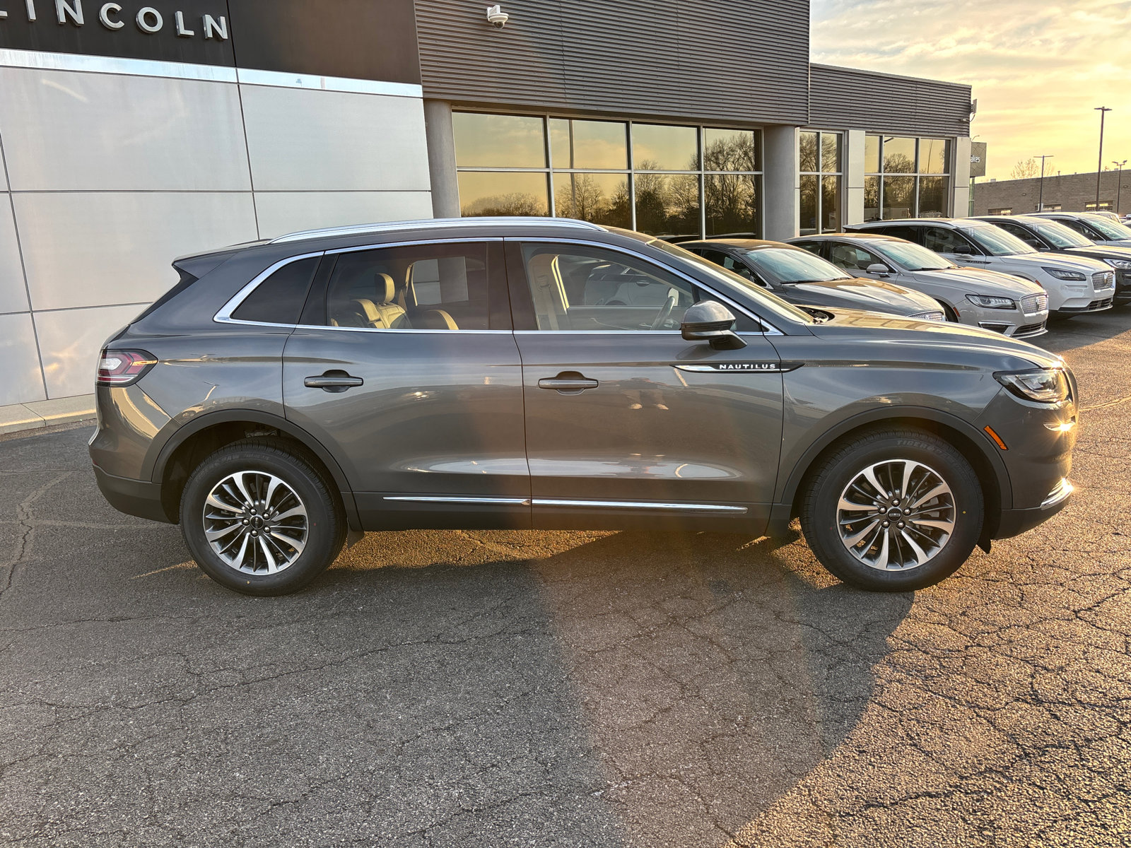 Certified 2022 Lincoln Nautilus AWD w/ Premium Package image 8