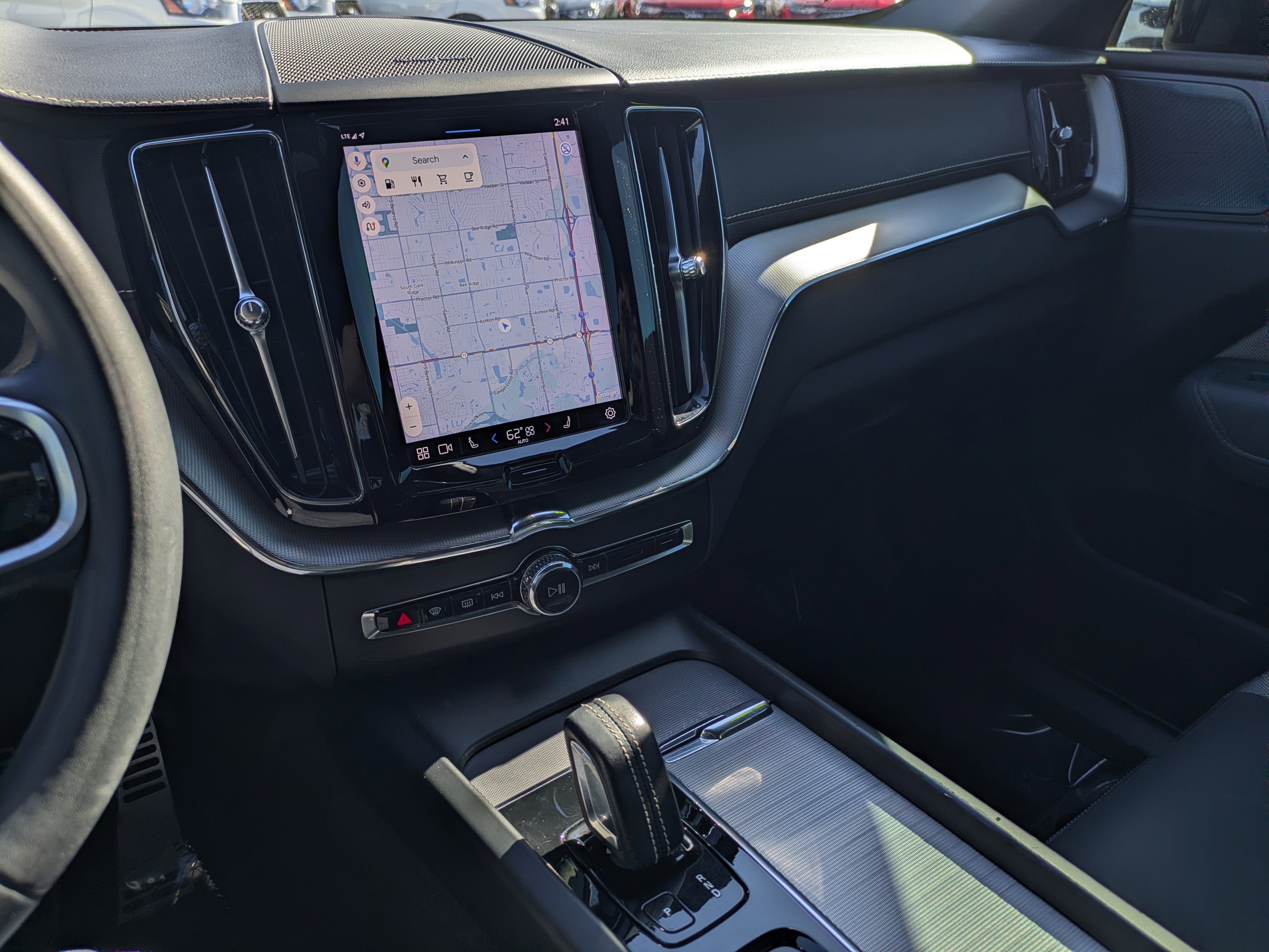 Used 2022 Volvo XC60 B5 R-Design w/ Advanced Package image 32