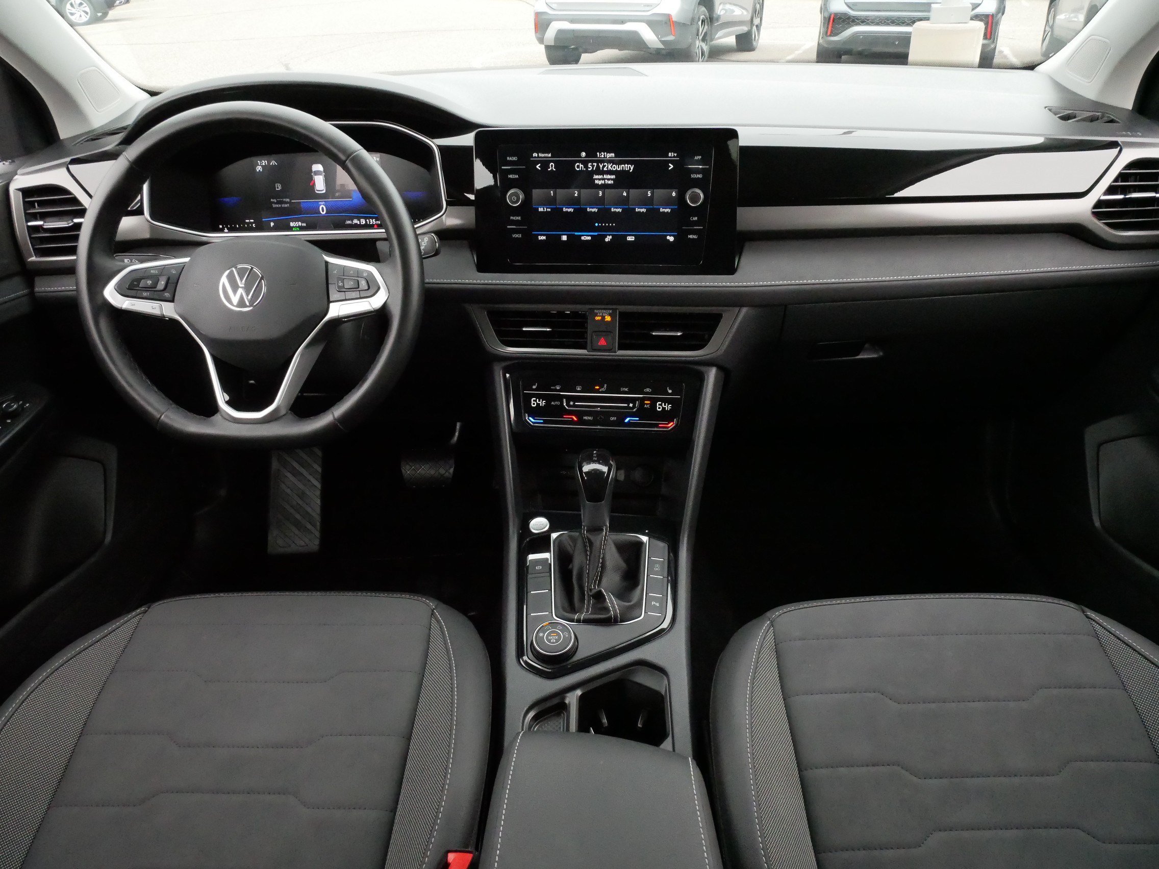 Used 2025 Volkswagen Taos SE AWD/4WD image 10