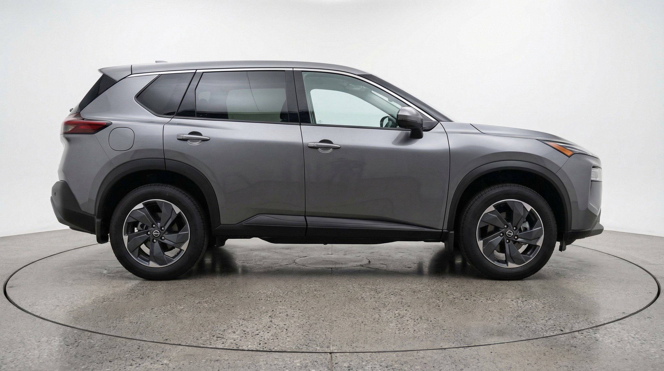 Used 2025 Nissan Rogue SV image 11