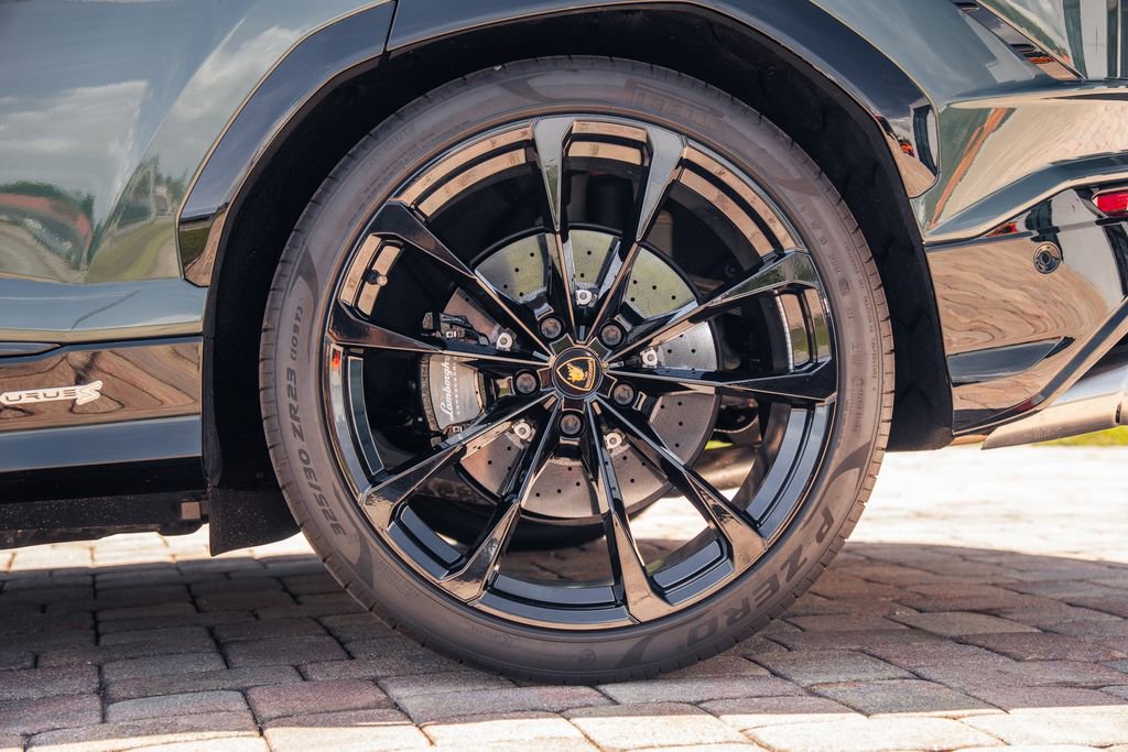 Used 2024 Lamborghini Urus S AWD/4WD image 16