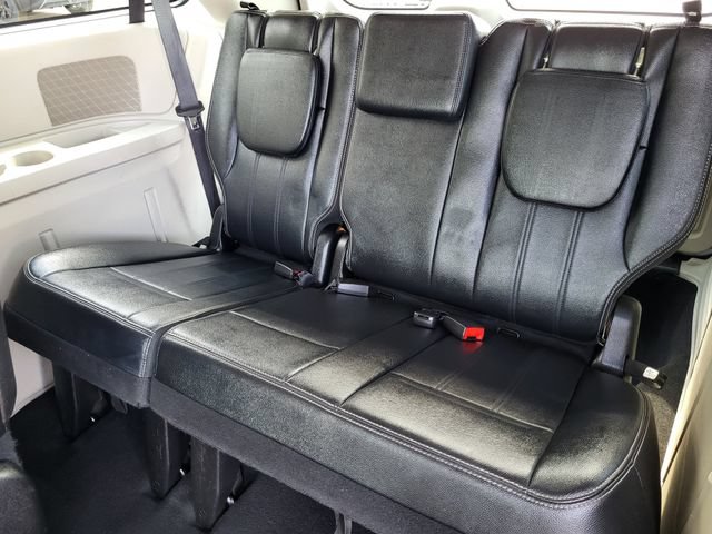 Used 2016 Chrysler Town & Country Touring FWD image 24