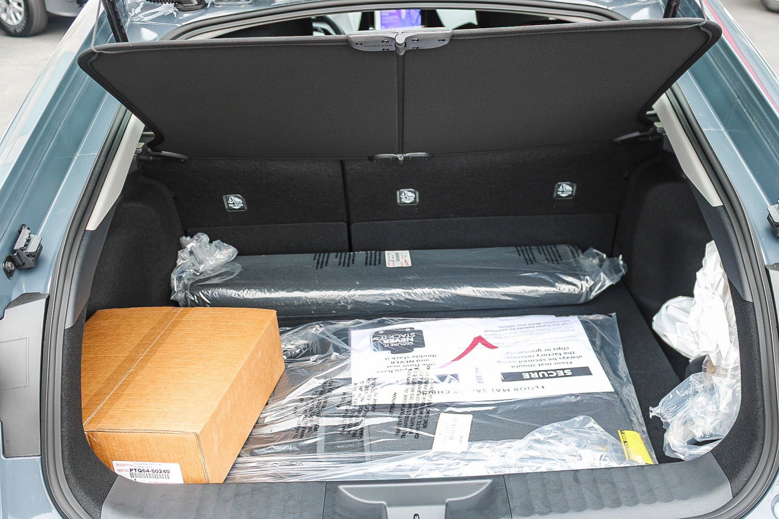 New 2026 Toyota Prius Plug-In Hybrid FWD image 13