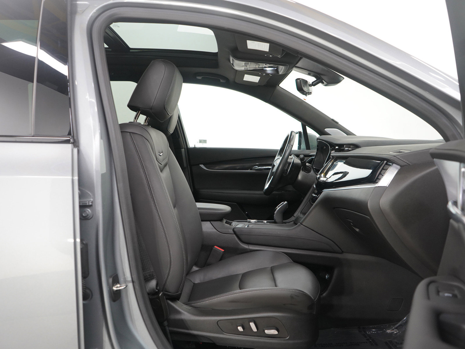 Used 2024 Cadillac XT6 Sport w/ Technology Package image 12