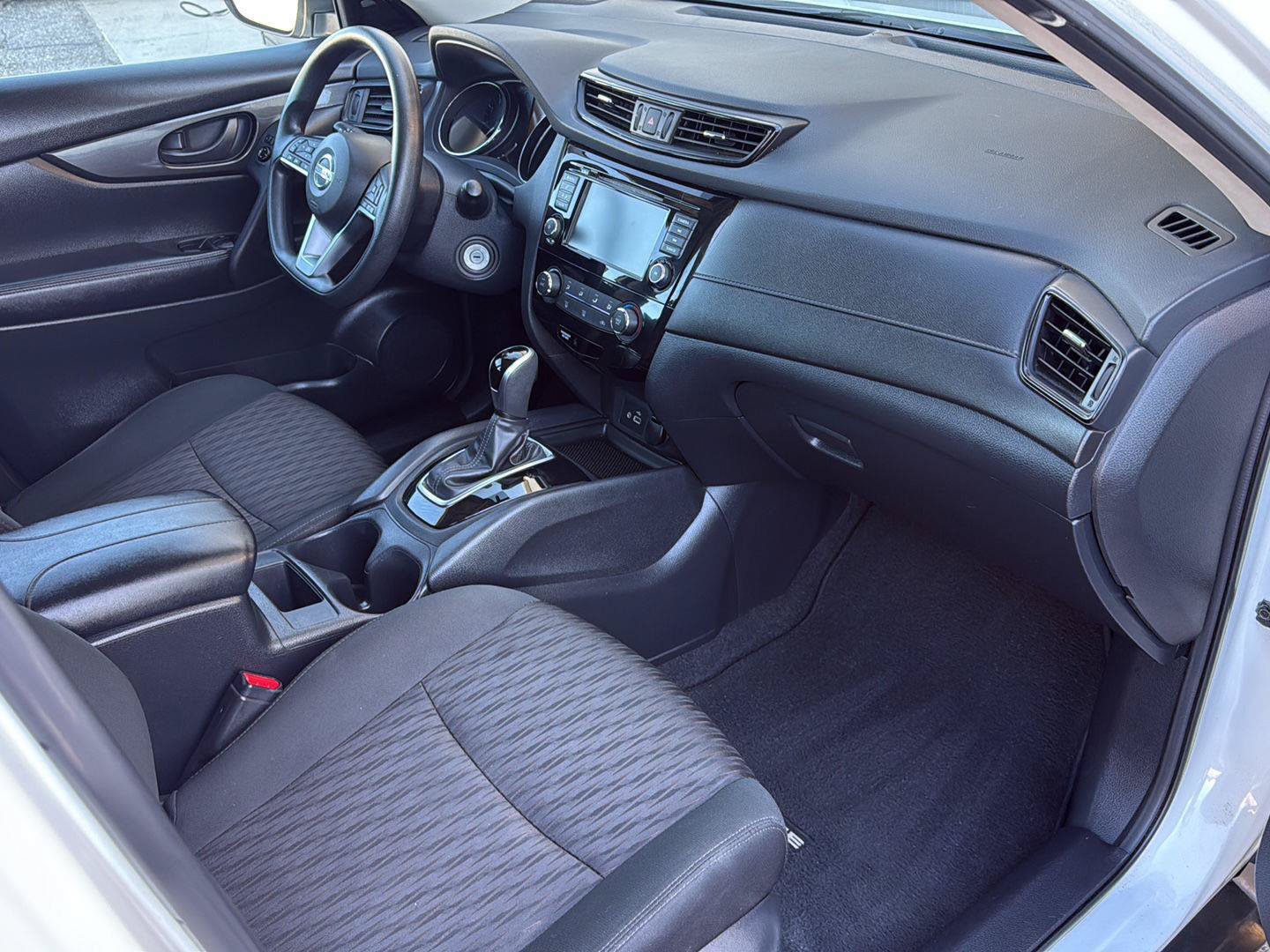 Used 2020 Nissan Rogue S FWD image 22