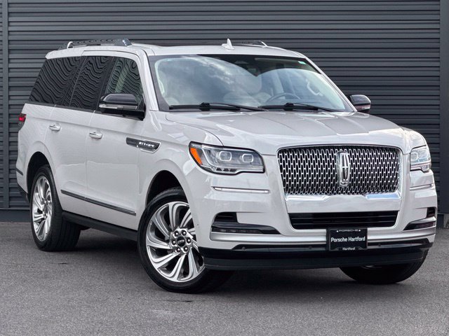 Used 2024 Lincoln Navigator Reserve AWD/4WD image 9