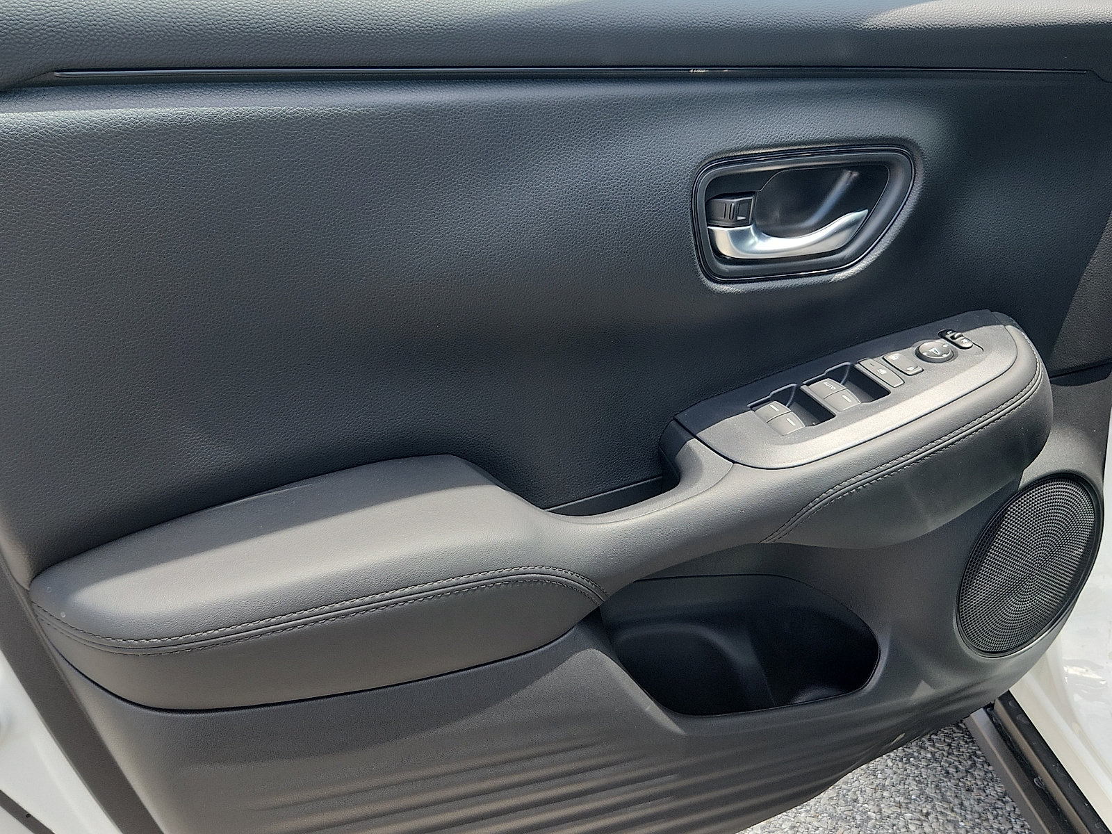 New 2027 Honda HR-V LX image 8