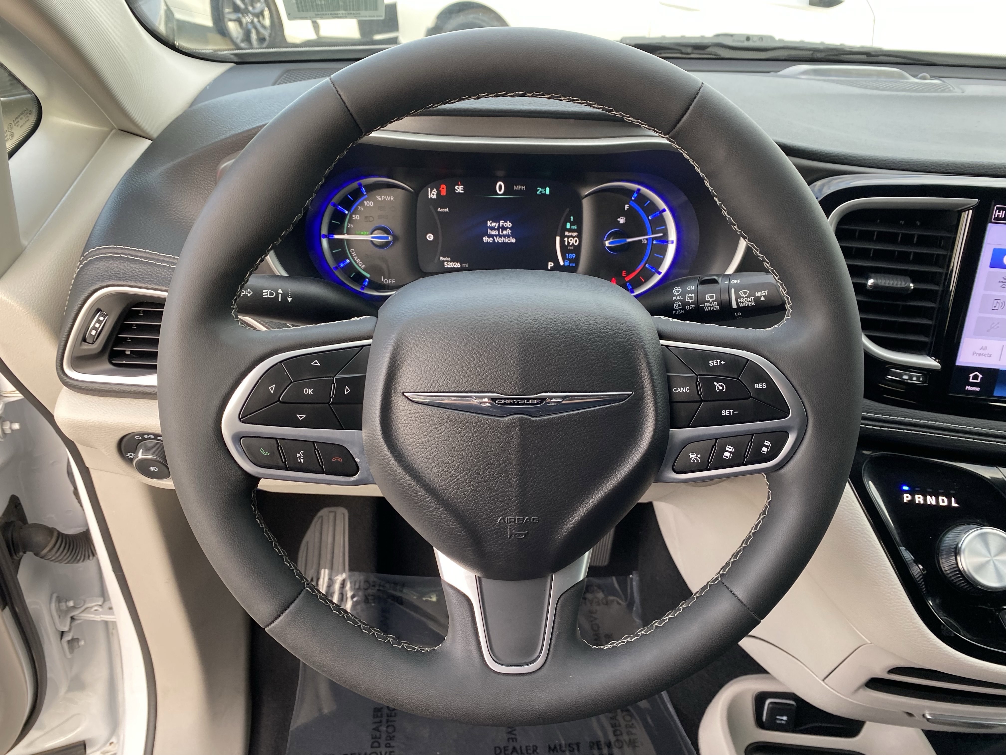 Used 2024 Chrysler Pacifica Select image 25