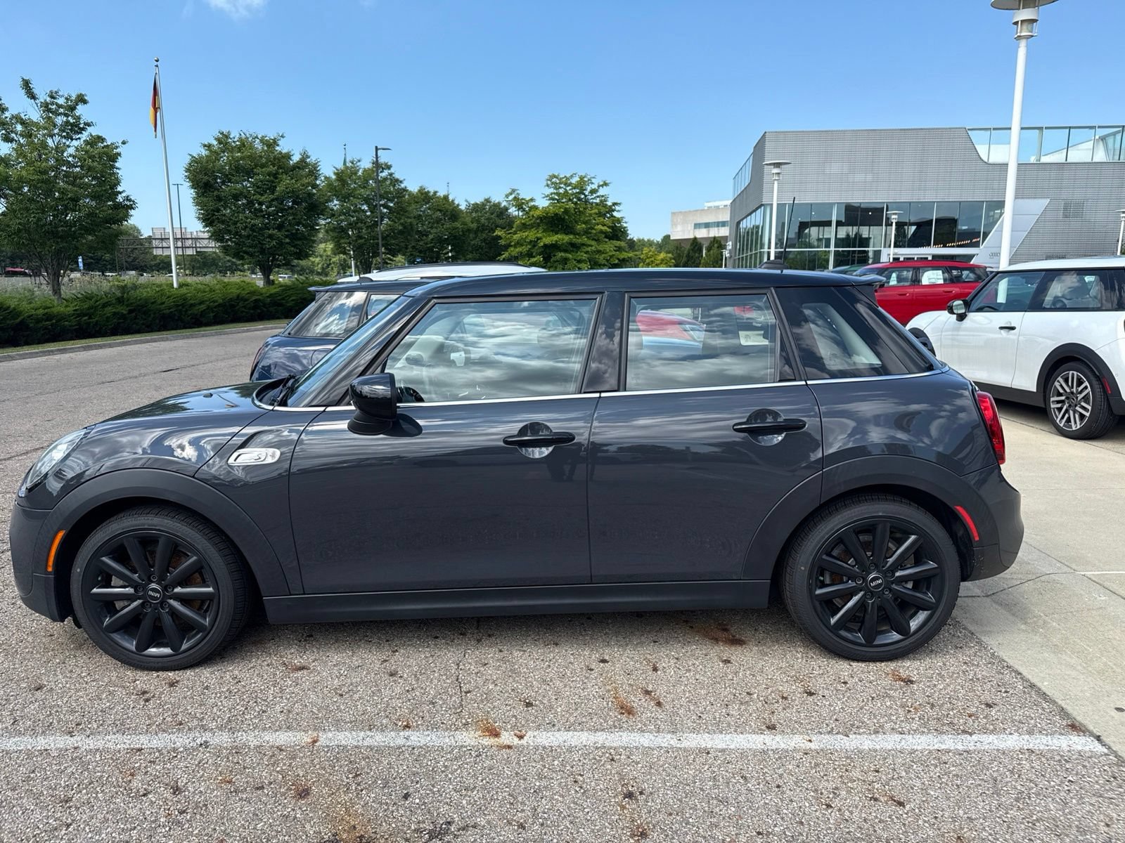 Used 2020 MINI Cooper S w/ Premium Package FWD image 3