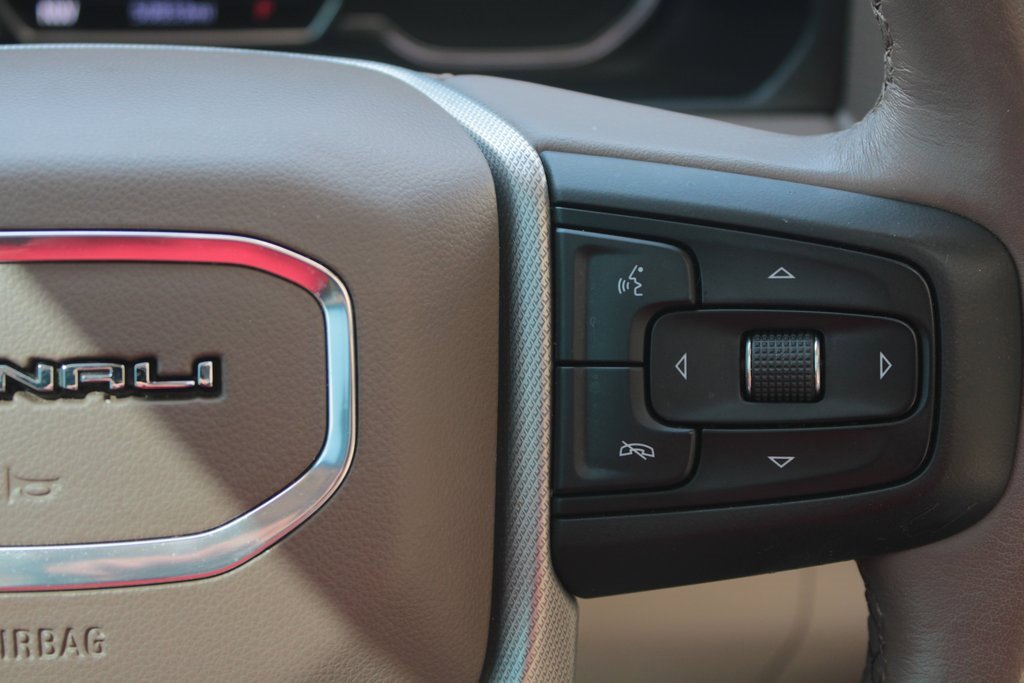 Used 2021 GMC Yukon XL Denali w/ Denali Premium Package image 22