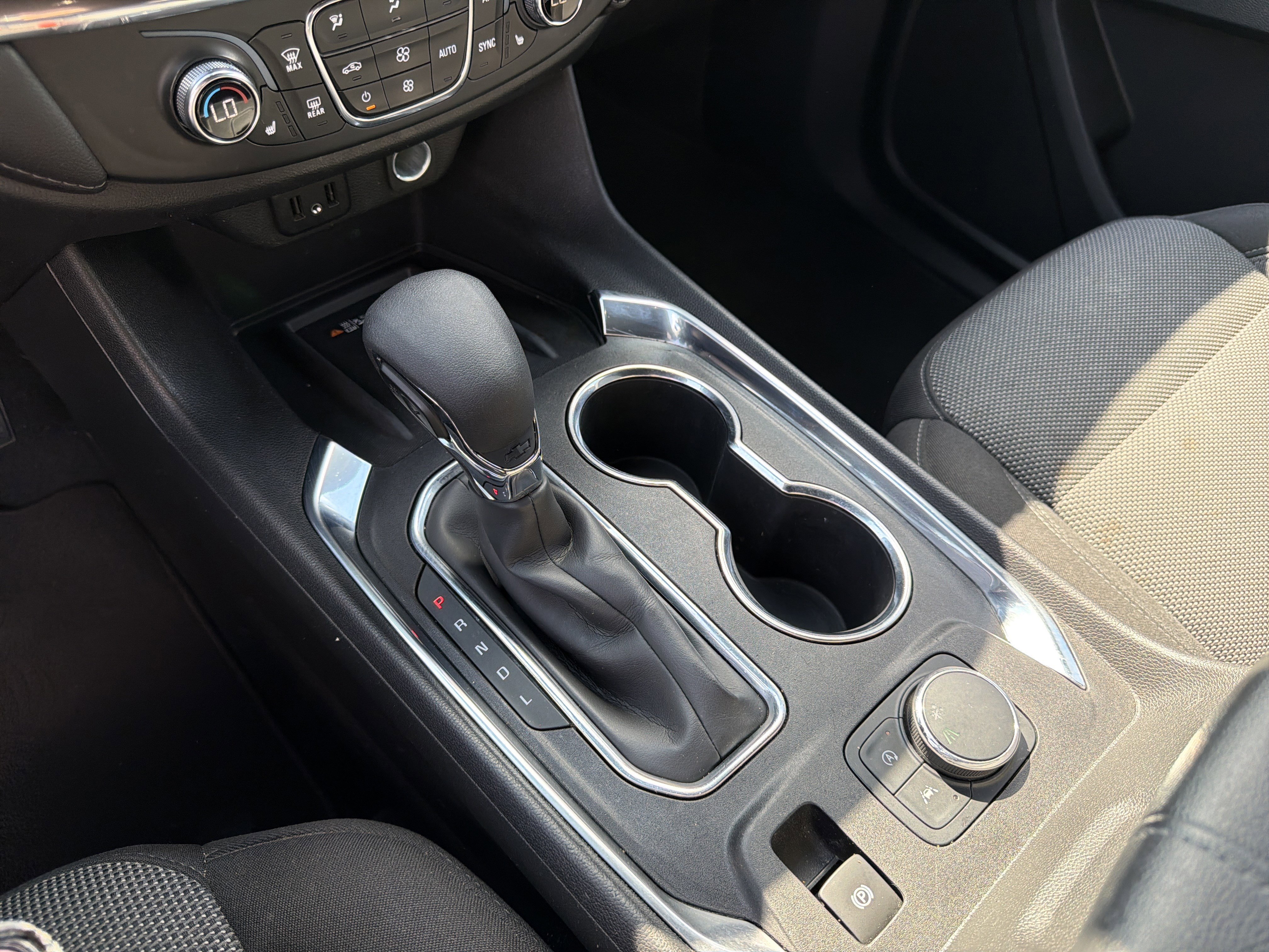 Used 2023 Chevrolet Traverse LT image 29