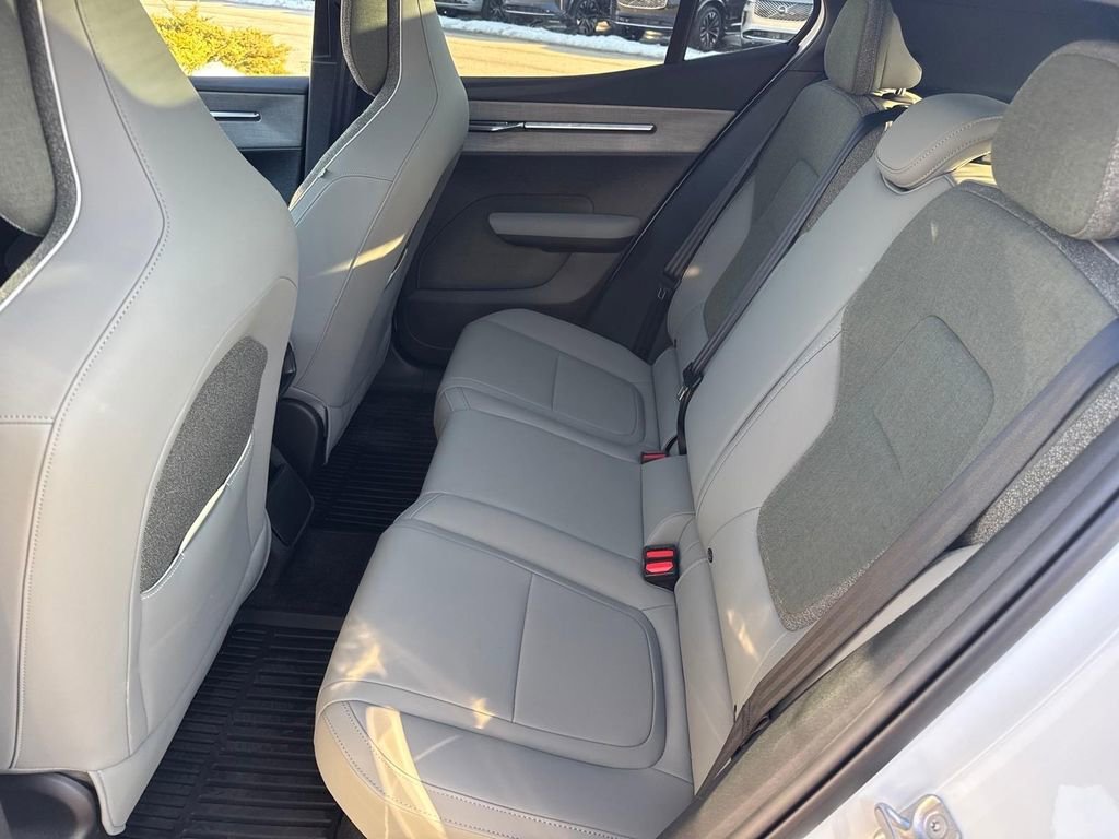 Certified 2025 Volvo EX30 Plus w/ Protection Package Premier image 9