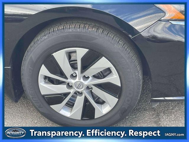 Certified 2025 Nissan Altima 2.5 S FWD image 9