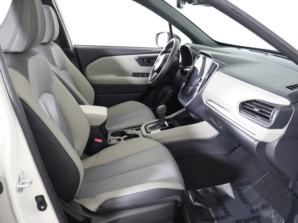 Used 2025 Subaru Forester Premium image 32